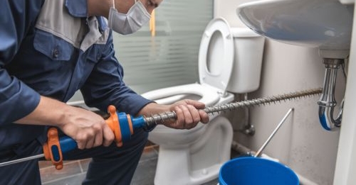 Desentupidora: Quando Chamar, Como Funciona e Dicas Para Evitar Entupimentos